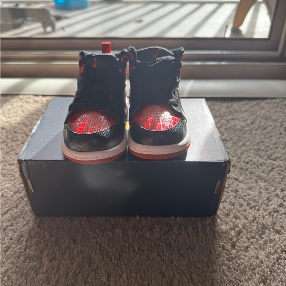 Size 6 Toddlers Nike High Top Great Condition - Picture 2 of 4